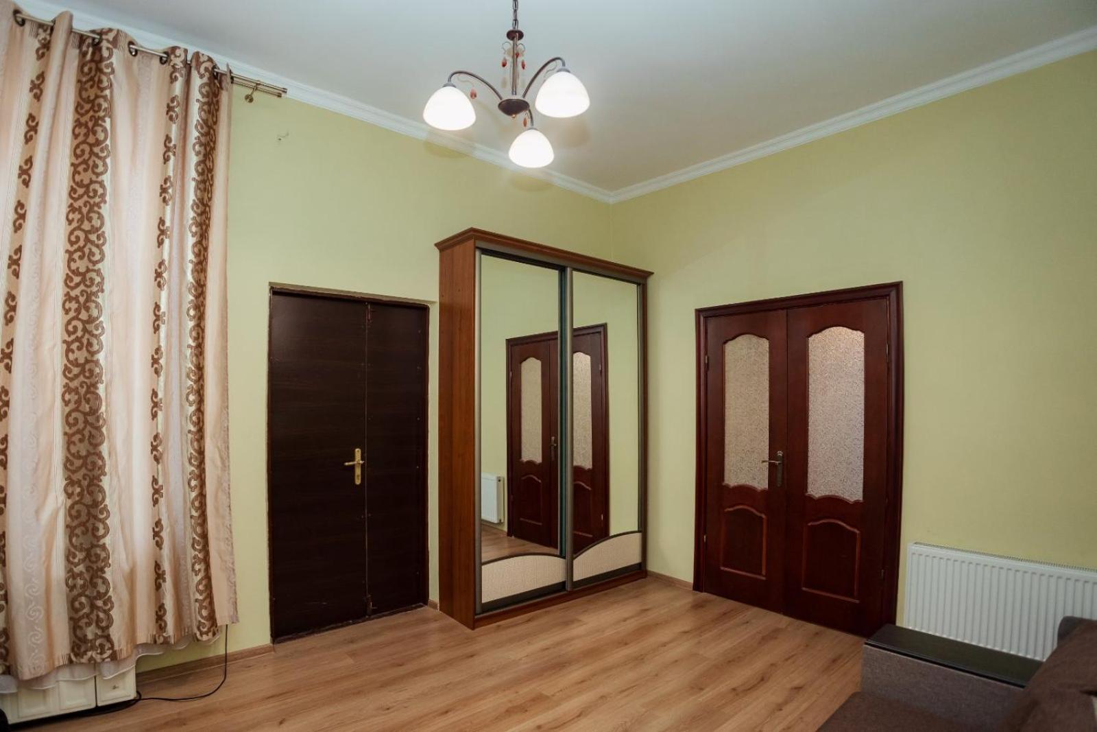 На Шептицьких Apartment ลวีฟ ภายนอก รูปภาพ